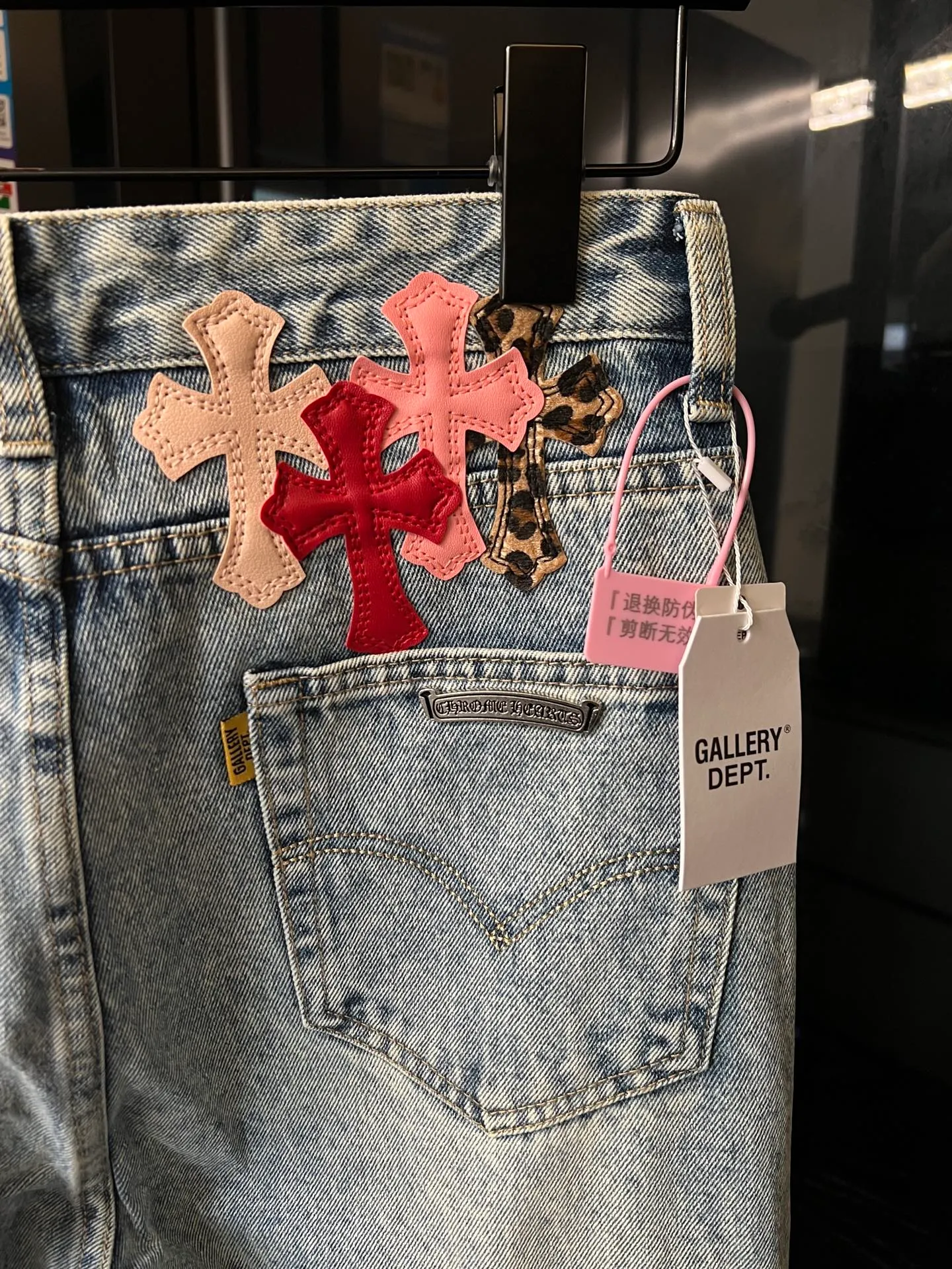 P280 [Next day] Chrome Hearts 25Ss cH Crow stitched cross patch leather heavy duty jeans (blue) Size: 28 30 32 34 36 (corresponding to s-xxl) Detailed sizes can be found in Figure 9